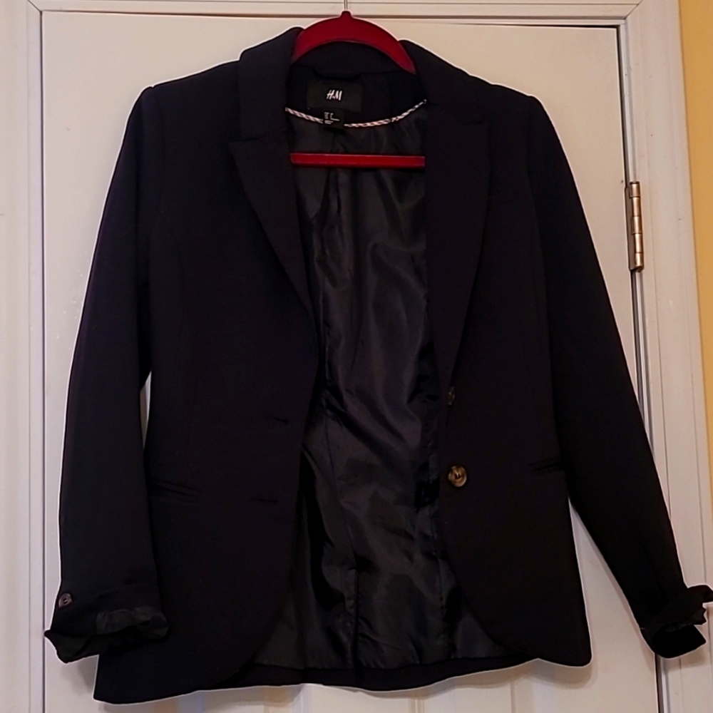 HM black blazer